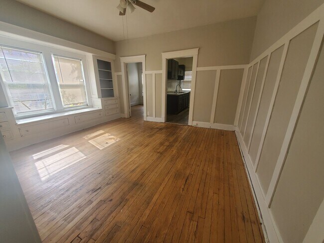 Photo - 2bd Unit in 4-plex near Case Western! Unit 4