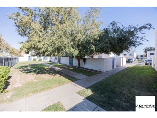 Photo - Your Perfect Phoenix Retreat - Gorgeous 2/1 Townhouse!