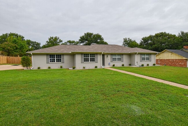 Photo - Lease Takeover Opportunity Available! 3 Be...