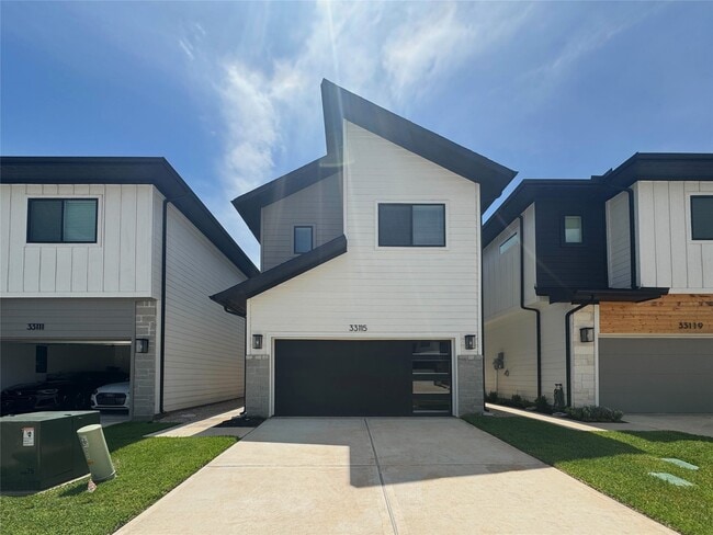 Building Photo - 33115 Oak Hts Pl Rental