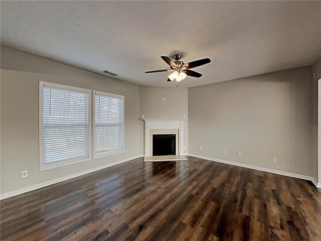 Photo - 365 Laurelton Cir