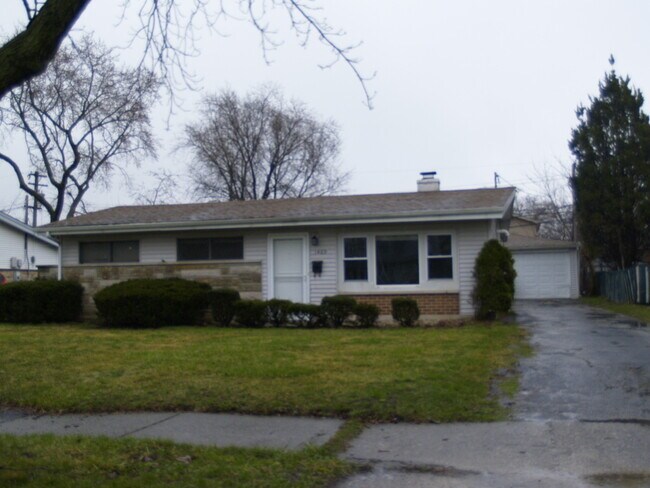 Photo - 1469 Stanley Blvd House