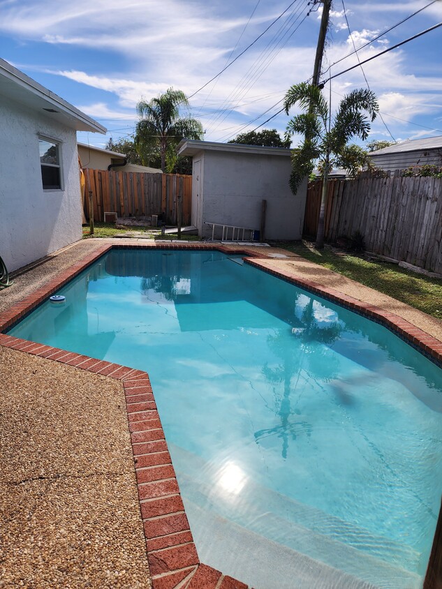 Backyard Pool House - 3041 NE 9th Ter (Pompano Beach, FL)