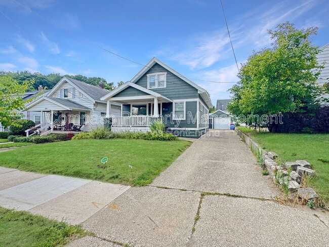 Building Photo - 1462 Walker Ave NW Rental