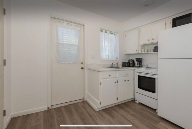 Photo - 1017 NE 14th Ave Apartment Unit 3