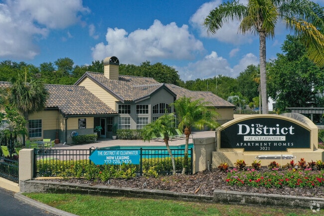Main Entrance & Leasing Office - The District at Clearwater