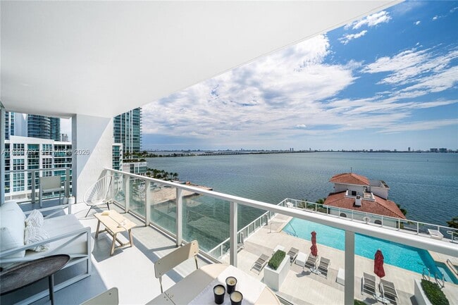 Photo - 601 NE 27th St Unidad 1007