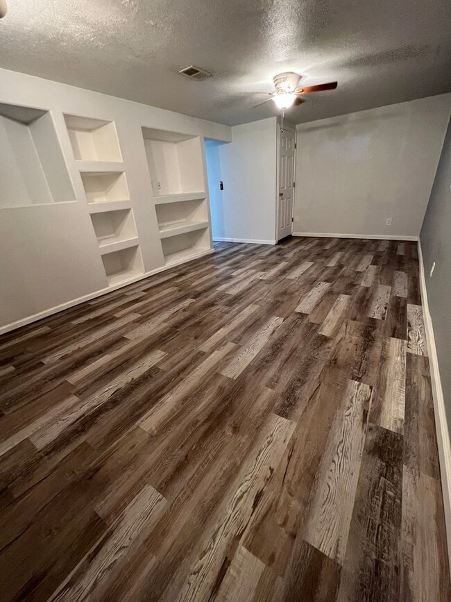 Photo - 4583 Shaw Blvd