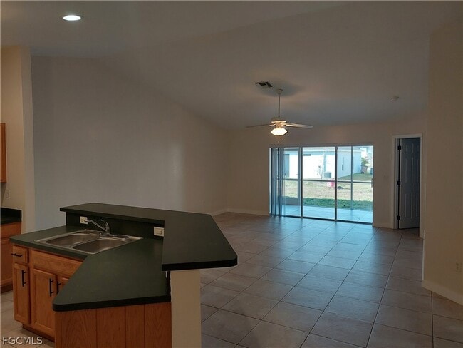 Photo - 611 SE 5th St