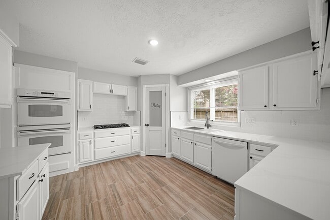 Photo - 8611 Spruce Mill Dr