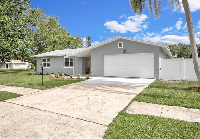 Photo - 2558 E Rosery Rd