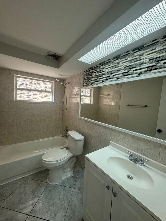 Photo - 2/2 Single-family home AVAILABLE NOW!