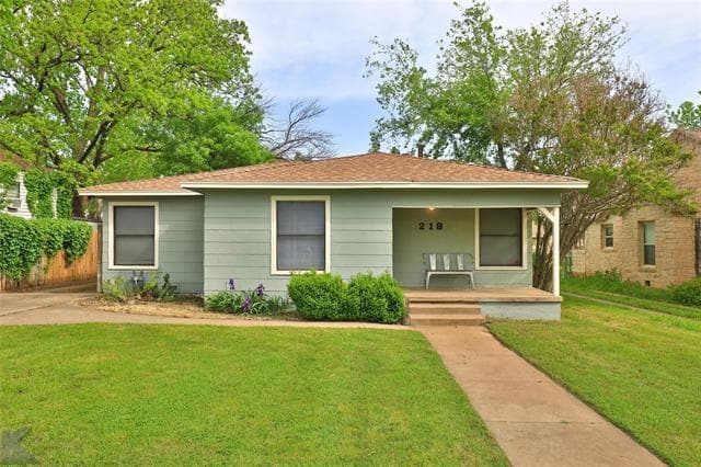 Photo - 218 College Dr Casa