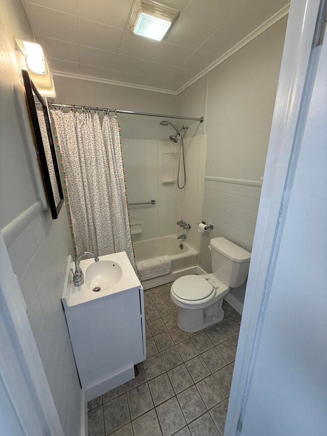Photo - 7 Bacon St Unit side