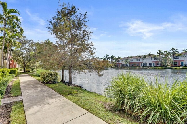 Photo - 228 SW 6th Ct