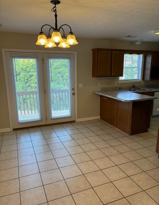 Photo - 542 Reynolds Dr