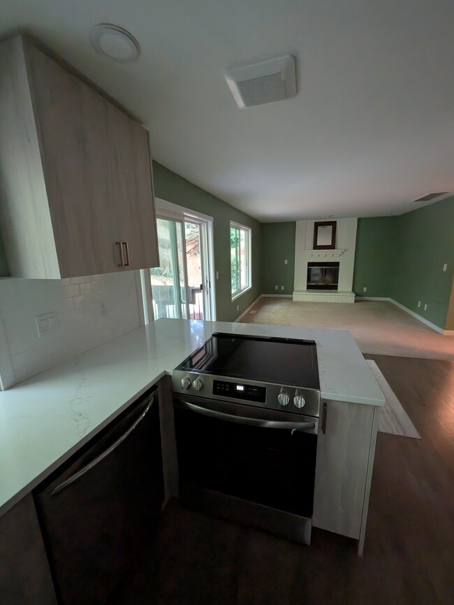 Photo - 700 Jasmine Pl NW