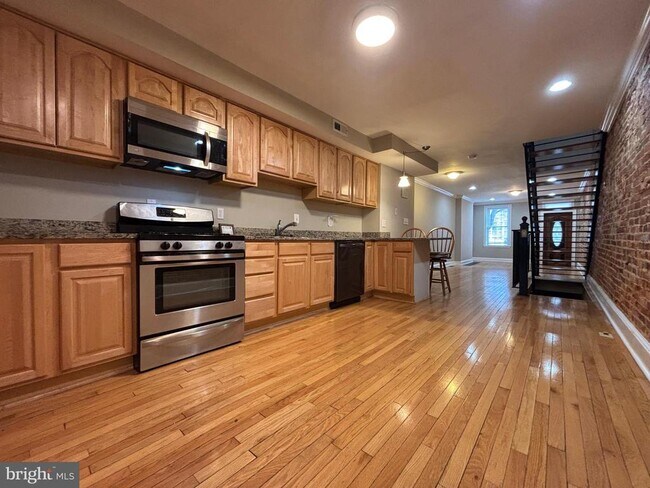 Photo - 1122 W Hamburg St