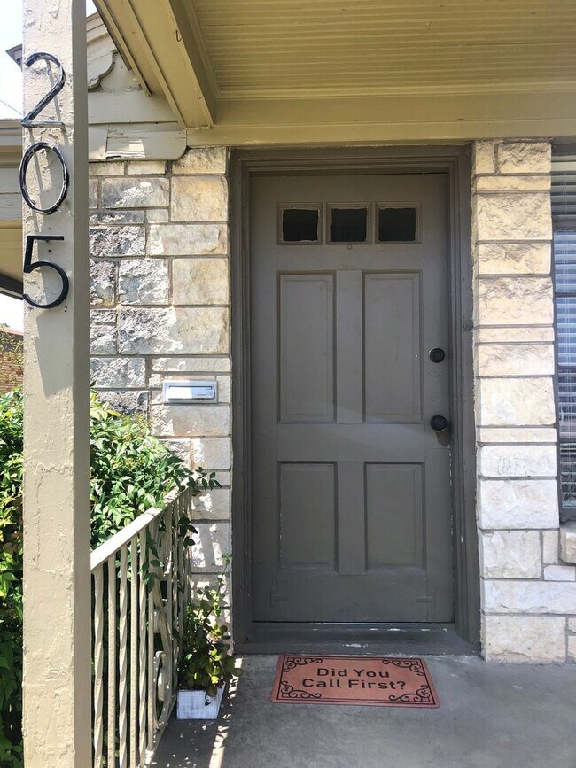 Photo - 205-207 Tennant Unidad 205