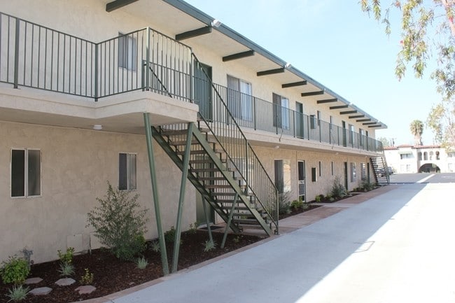 Casa Royale - Casa Royale