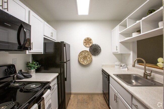 Building Photo - Icon on Spanish Trail Rental