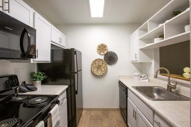 Icon on Spanish Trail - Icon on Spanish Trail Apartments