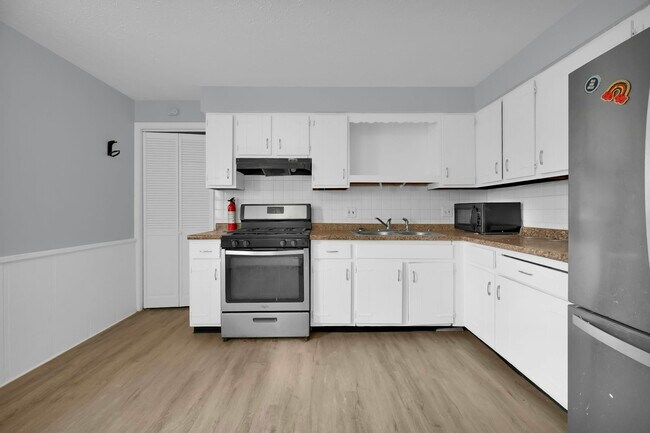 Photo - 1726 Lexington Ave