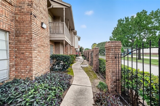 Photo - 10615 Briar Forest Dr Unit 802