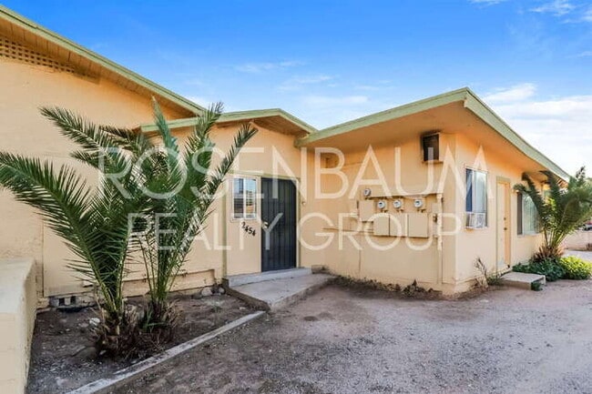 Photo - Cozy studio apartment in the heart of Tucson! Unit 2454