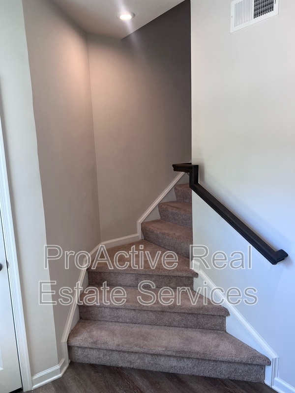 Photo - 317 Capeside Ct