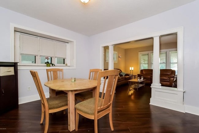 Photo - 1261 Union St