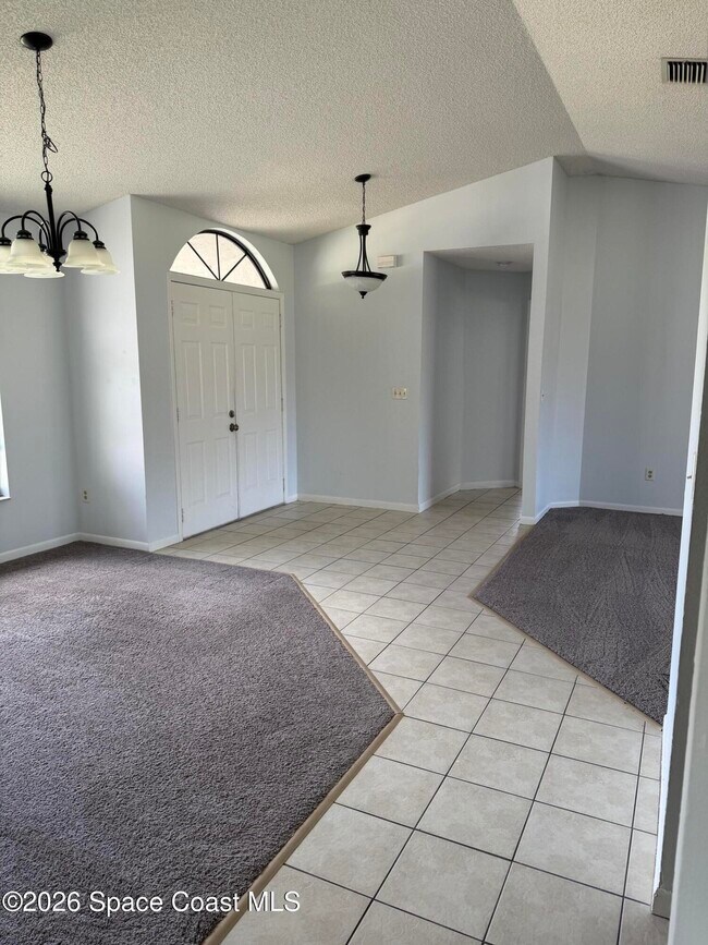 Photo - 53 Emerson Dr NW