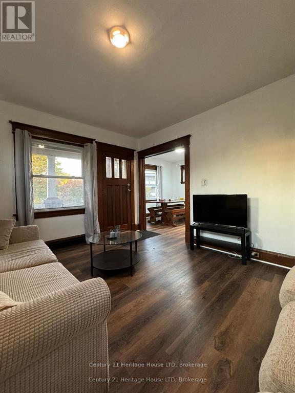 Photo - 364 Glendale Ave