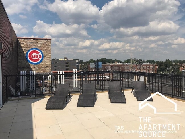 Photo - 930 W Dakin St Unit 3