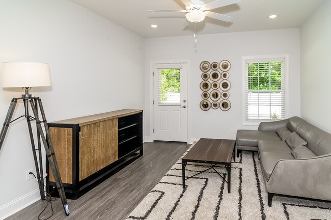 Photo - 1141 Walker Point Way Casa