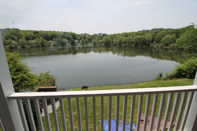 Building Photo - 76 Kenrick St