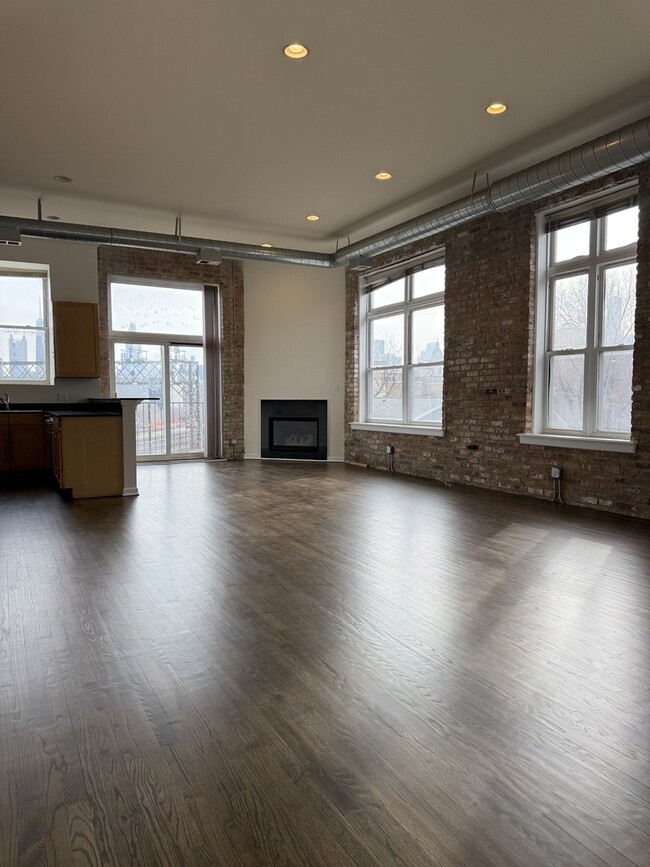 Photo - 949 N Willard Ct Unit 304