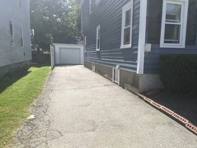 Photo - 192 State St Unidad 2