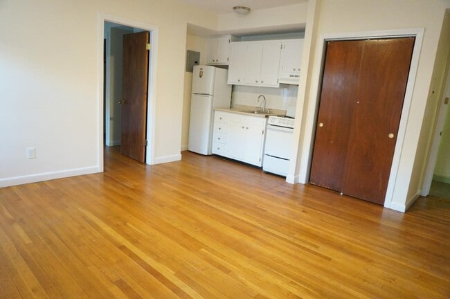 Building Photo - 165 Beacon St Unit 01-164 Rental