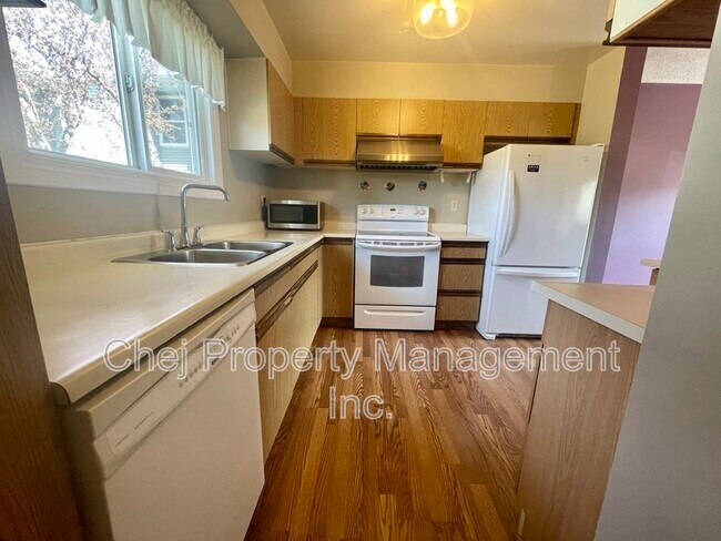 Photo - 4403 Riverbend Rd NW