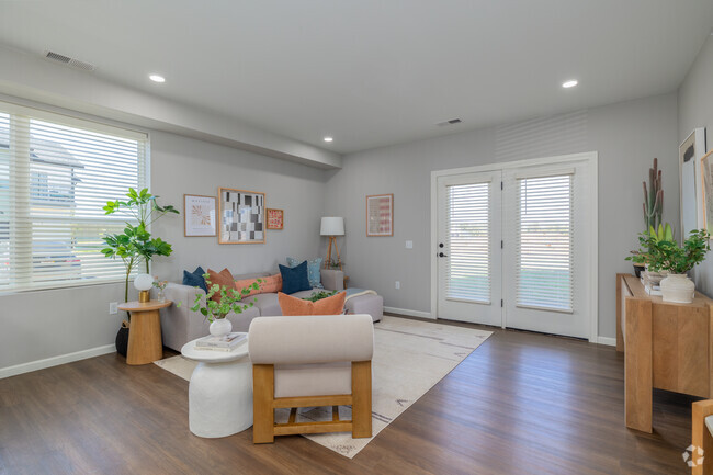 1BR, 1BA - 755SF - Living Area