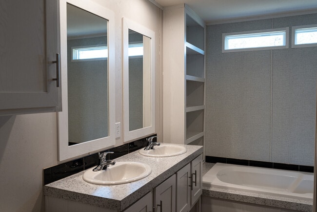 Photo - 128 Ponderosa Way