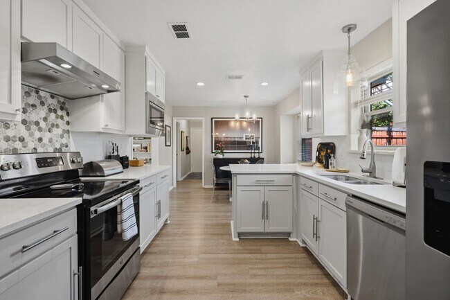 5119 Creighton Dr