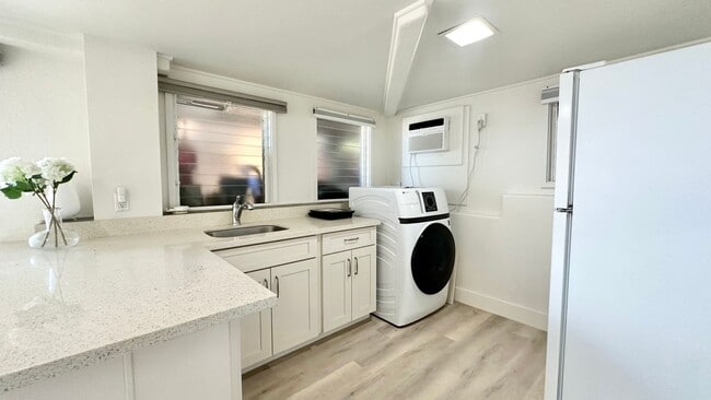 Photo - Available NOW - Newly Renovated Studio with 1 Bath & Washer/Dryer in Maunalani Heights!