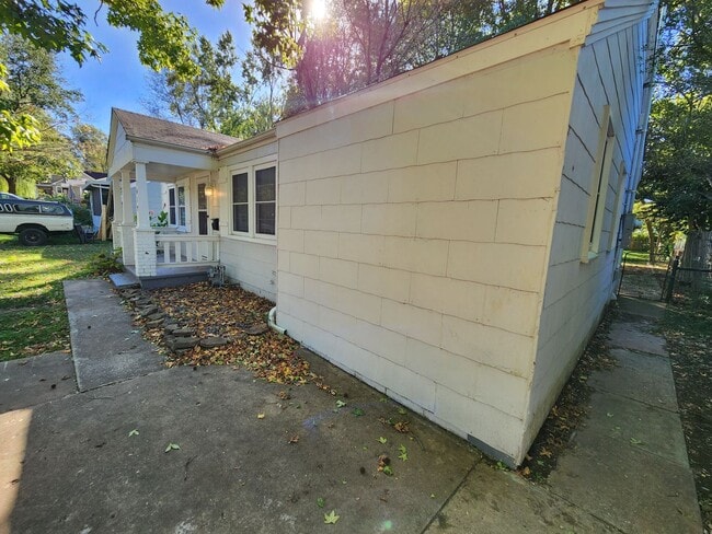 Photo - Spacious 3-Bedroom, 1-Bathroom Home AVAILA...