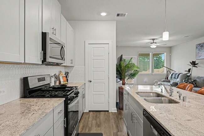 Photo - 1701 Cayden Oak Ln