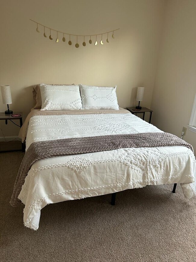 Photo - 111 Applecross Ct