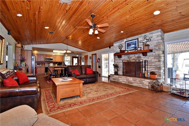 Photo - 4513 Center Point Rd