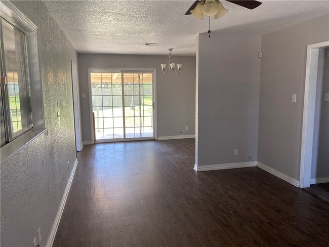 Photo - 1233 Baywood Ln