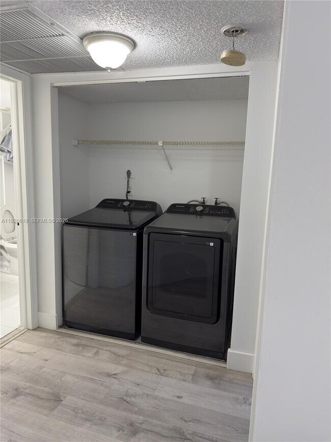 Photo - 8353 Lake Dr Unidad 107